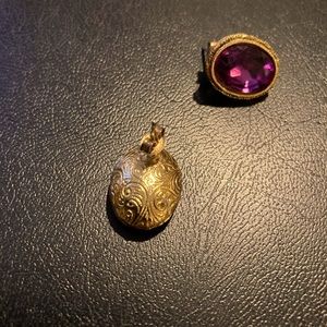 Women’s Gold toned Amethyst crystal earrings